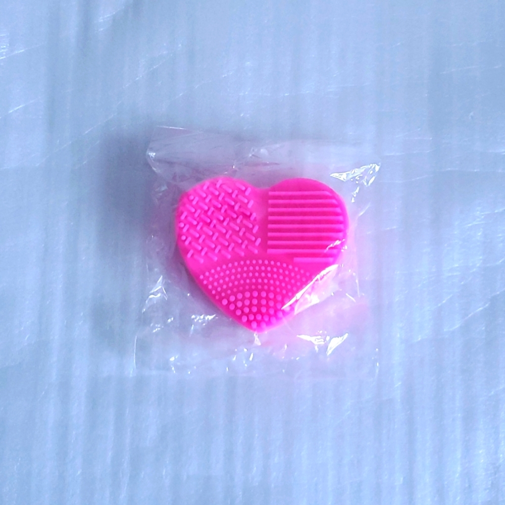 Heart Shaped Brush Cleaner